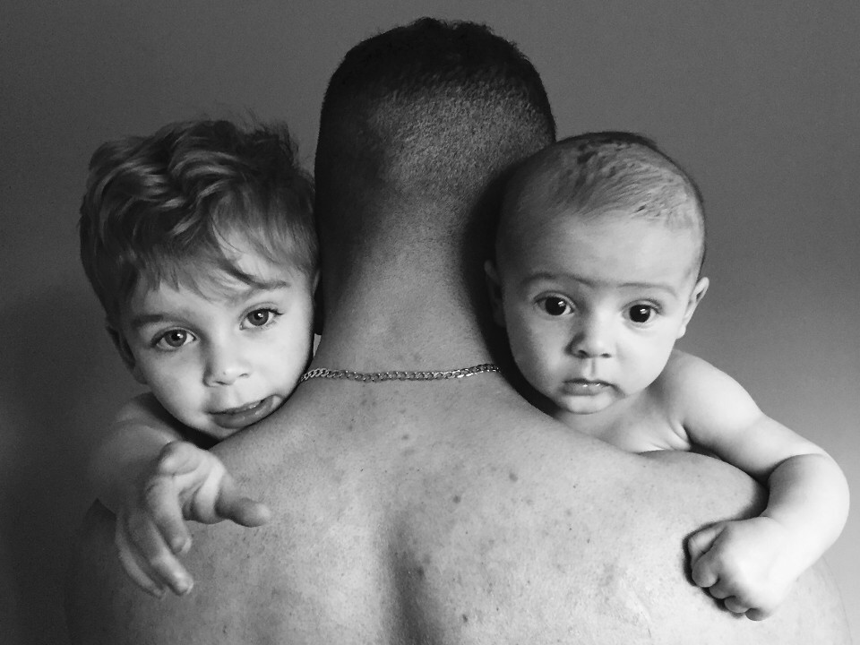 father, sons, brothers, babies, family, monchrome, art photography, family, happiness